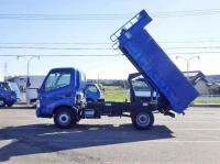 Hino Dutro 2022