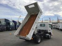 Isuzu ELF 2024