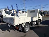 Hino Dutro 2024