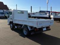 Isuzu ELF 2023