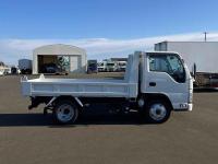 Isuzu ELF 2023