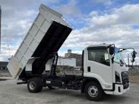 Isuzu Forward 2025