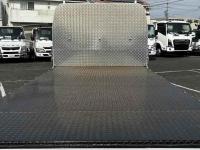 Isuzu ELF 2023