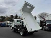 Isuzu Forward 2025
