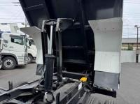 Isuzu Forward 2025