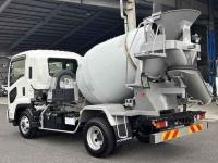 Isuzu Forward 2025