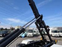 Isuzu Forward 2025