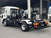 Isuzu Forward 2025