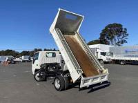 Isuzu ELF 2021