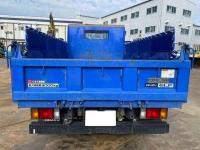 Isuzu ELF 2023