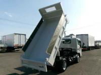 Isuzu ELF 2025