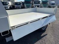 Isuzu ELF 2024
