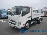 Hino Dutro 2025
