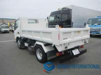 Hino Dutro 2025