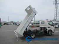 Hino Dutro 2025
