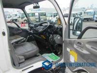 Hino Dutro 2025