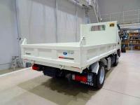 Hino Dutro 2025