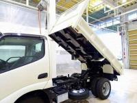 Hino Dutro 2025