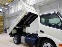 Hino Dutro 2025