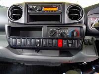 Hino Dutro 2025