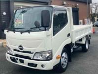 Hino Dutro 2025