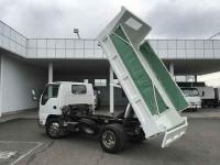 Isuzu ELF 2011