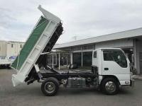 Isuzu ELF 2011