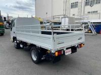 Isuzu ELF 2023