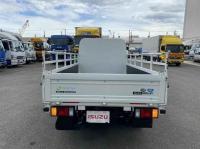 Isuzu ELF 2023