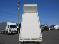Isuzu Forward 2025