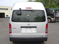 Toyota Hiace Commuter VAN 2021