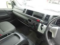 Toyota Hiace Commuter VAN 2021