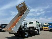 Isuzu ELF 2024