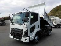 Isuzu Forward 2025