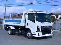 Isuzu Forward 2025