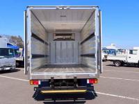 Isuzu ELF 2024
