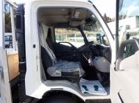 Hino Dutro 2025