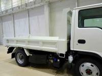 Isuzu ELF 2025