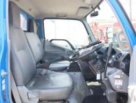 Hino Dutro 2021