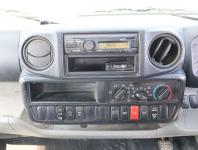 Hino Dutro 2021