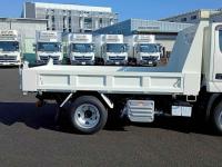 Hino Dutro 2024