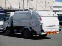 Hino Dutro 2025
