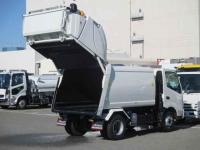 Hino Dutro 2025