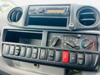 Hino Dutro 2021
