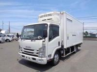 Isuzu ELF 2021