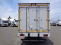 Isuzu ELF 2021