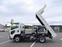Isuzu Forward 2025