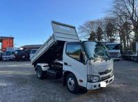Hino Dutro 2016