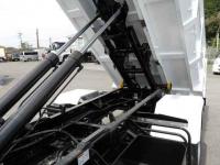 Isuzu Forward 2025