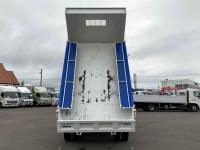 Isuzu Forward 2024